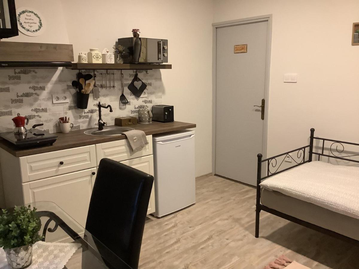 Ezuest Boroka Apartman Eger Exterior foto
