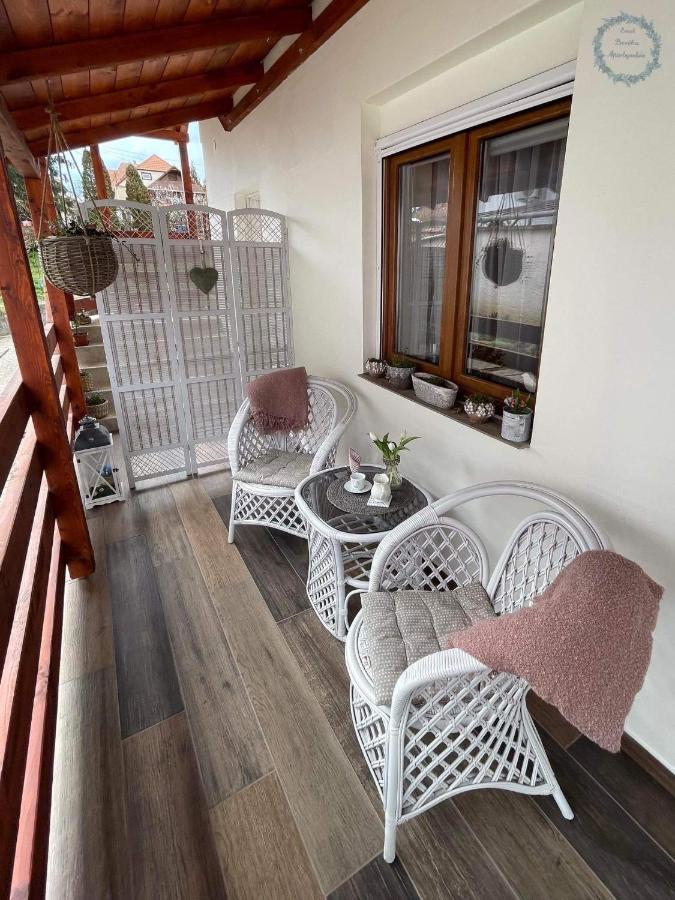 Ezuest Boroka Apartman Eger Exterior foto